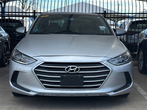 Used 2018 Hyundai Elantra SEL image 2