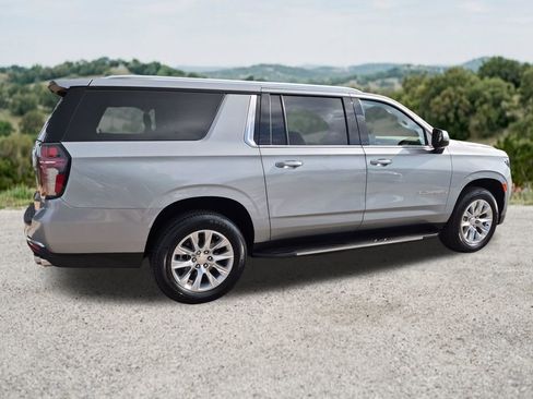 Used 2024 Chevrolet Suburban Premier RWD image 11