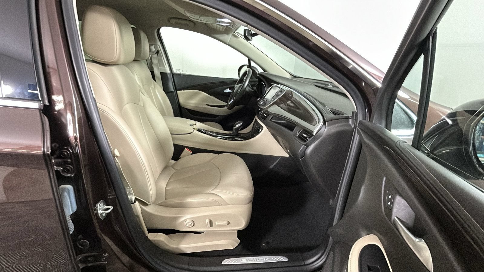 Used 2020 Buick Envision Essence FWD image 36