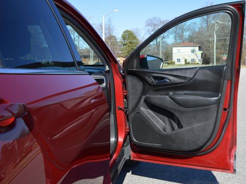 Used 2020 Chevrolet Equinox LT image 19