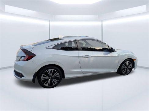 Used 2017 Honda Civic EX-T image 4