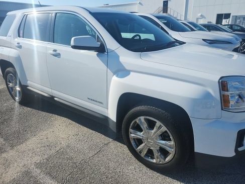 Used 2017 GMC Terrain SLE FWD image 1