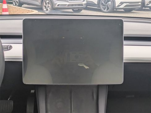 Used 2021 Tesla Model 3 Standard Range Plus image 15