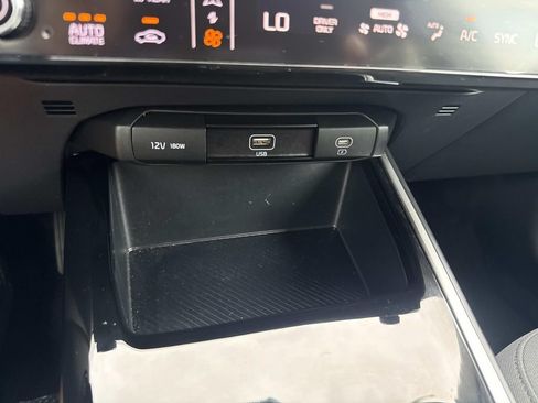Used 2025 Kia Niro LX FWD image 24