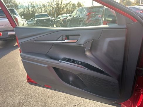 Used 2025 Toyota Camry SE image 27