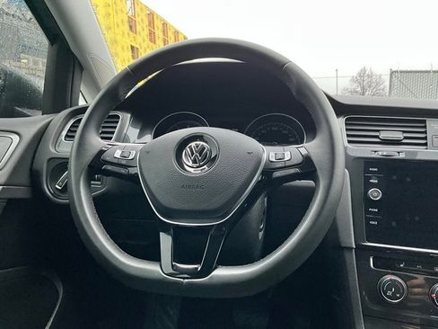 Used 2021 Volkswagen Golf 4-Door image 19