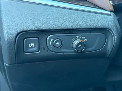 Used 2019 Buick Enclave Avenir w/ Trailering Package, 5000 lbs. AWD/4WD image 9