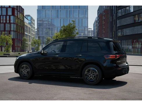 Used 2024 Mercedes-Benz EQB 300 4MATIC image 30