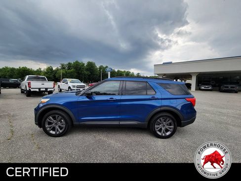 Used 2022 Ford Explorer XLT w/ Equipment Group 202A RWD image 3