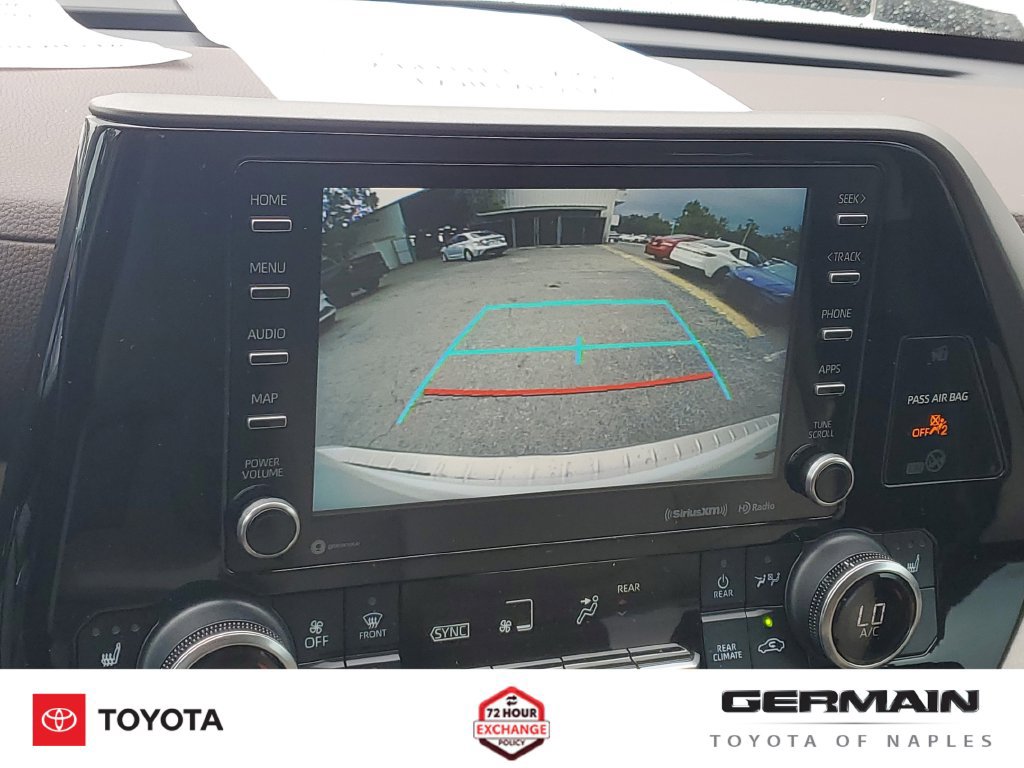 Used 2021 Toyota Highlander XLE FWD image 27