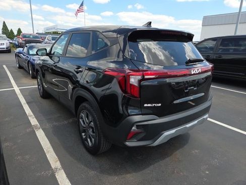 Used 2026 Kia Seltos LX FWD image 2