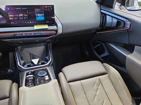 New 2025 BMW X3 xDrive30i w/ Convenience Package image 17