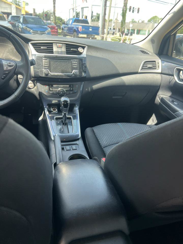 Used 2018 Nissan Sentra SR w/ SR Midnight Edition Package FWD image 7