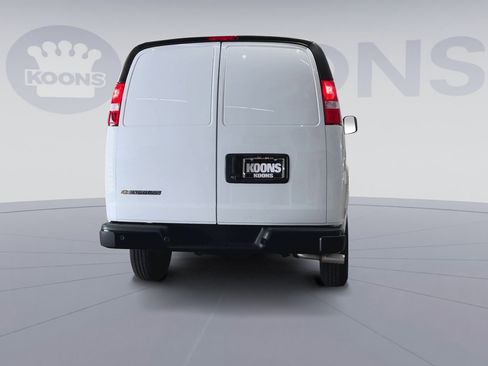New 2026 Chevrolet Express 2500 image 10