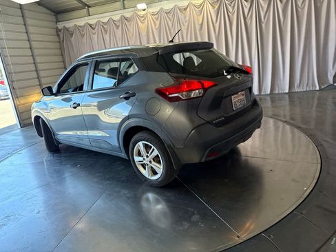 Used 2019 Nissan Kicks S FWD image 5