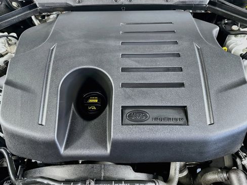 Used 2023 Land Rover Defender 130 X-Dynamic SE AWD/4WD image 33