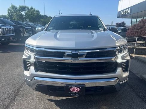 Used 2022 Chevrolet Silverado 1500 LT AWD/4WD image 2