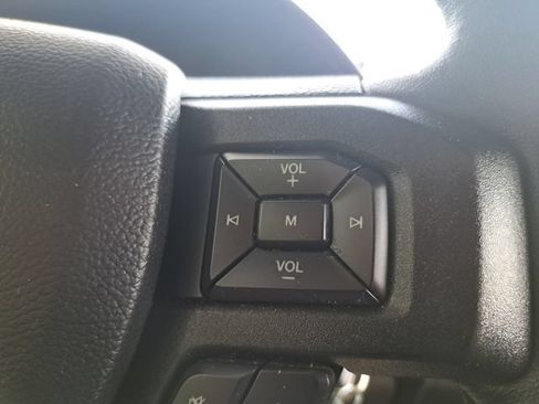 Used 2019 Ford F150 XLT w/ Equipment Group 302A Luxury AWD/4WD image 18