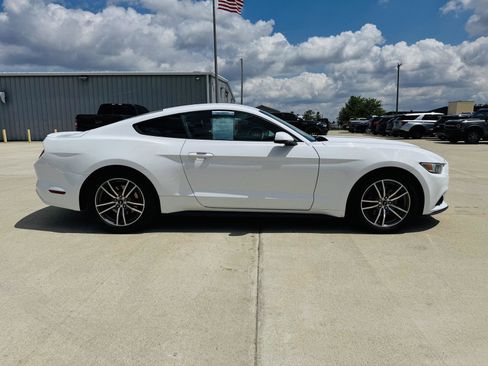 Used 2017 Ford Mustang Coupe w/ Equipment Group 051A RWD image 29