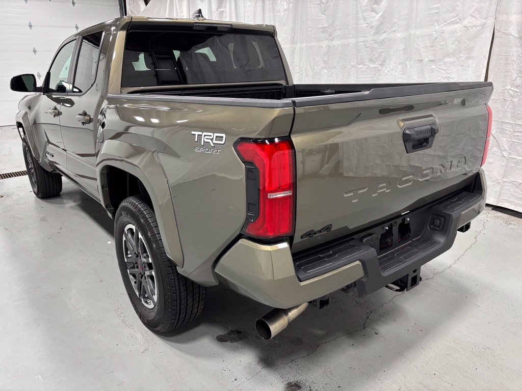 Used 2026 Toyota Tacoma TRD Sport AWD/4WD image 5