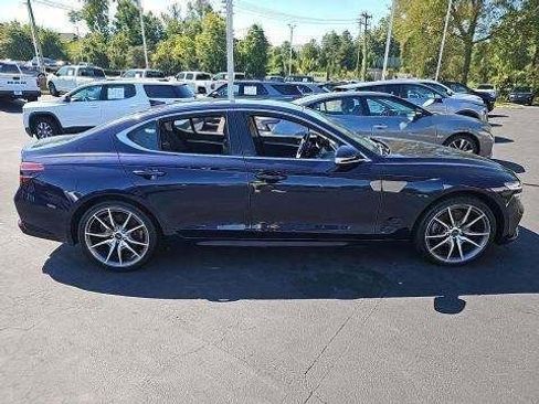 Used 2023 Genesis G70 2.0T image 4