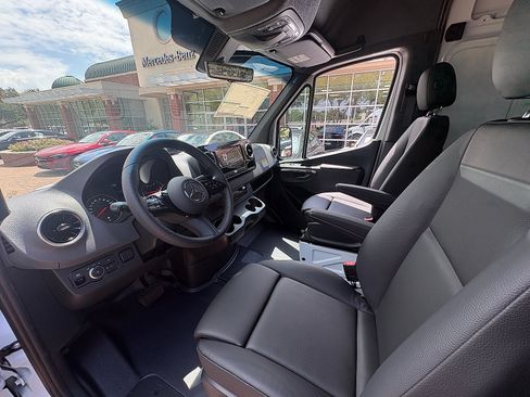 New 2026 Mercedes-Benz Sprinter 2500 image 9