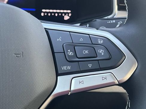 New 2026 Volkswagen Taos SE FWD image 17