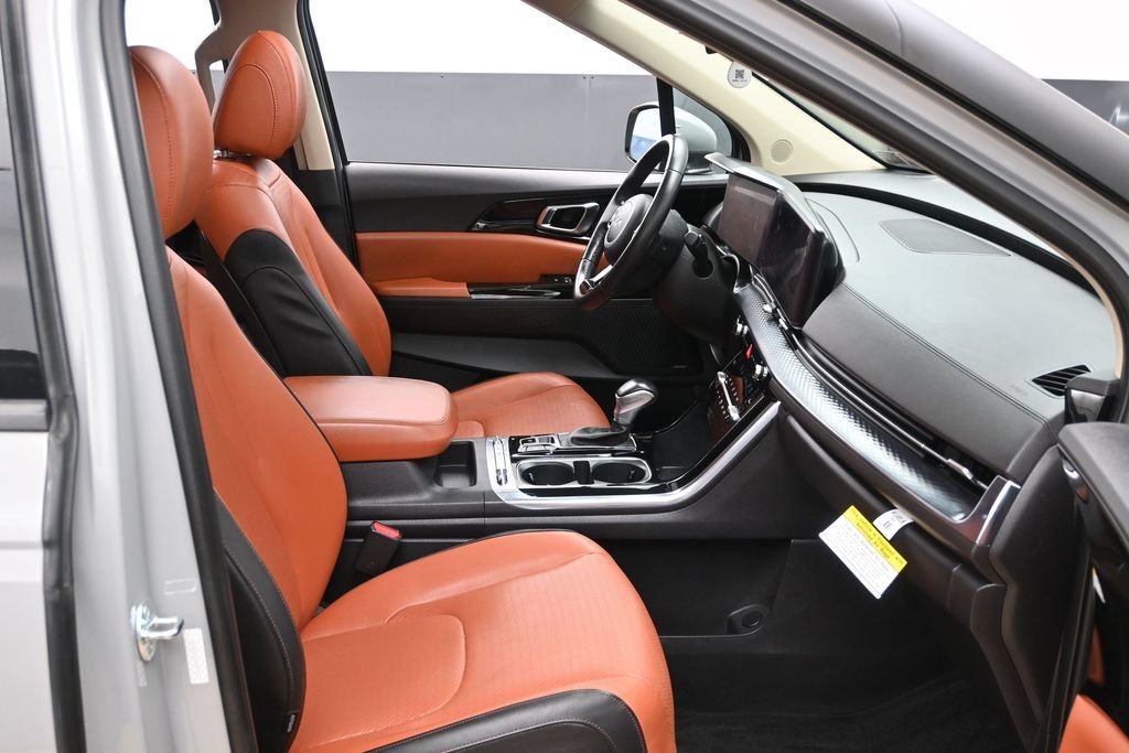 Used 2024 Kia Carnival SX Prestige FWD image 34