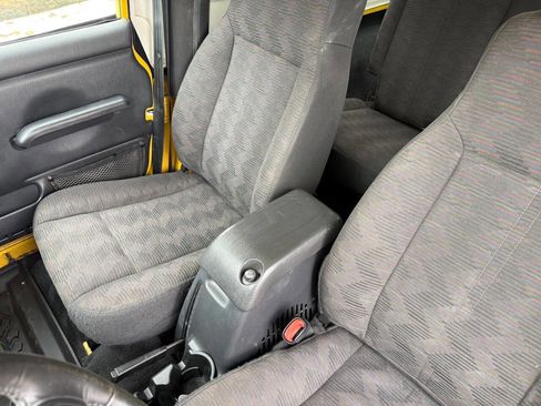 Used 2004 Jeep Wrangler 4WD image 33
