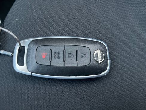 Used 2025 Nissan Sentra SV FWD image 18