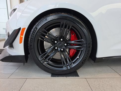 Used 2020 Chevrolet Camaro ZL1 RWD image 13