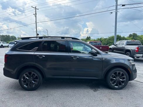 Used 2022 Kia Sorento SX Prestige w/ Rust Color Package AWD/4WD image 11