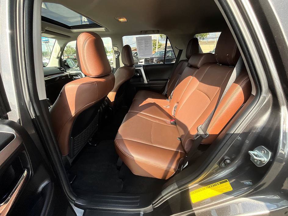 Used 2022 Toyota 4Runner Limited AWD/4WD image 29