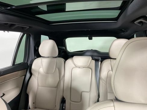 Certified 2025 Volvo XC90 B6 Ultra w/ Protection Package Premier AWD/4WD image 37