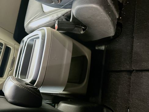 Used 2020 Chrysler Pacifica Touring-L FWD image 27