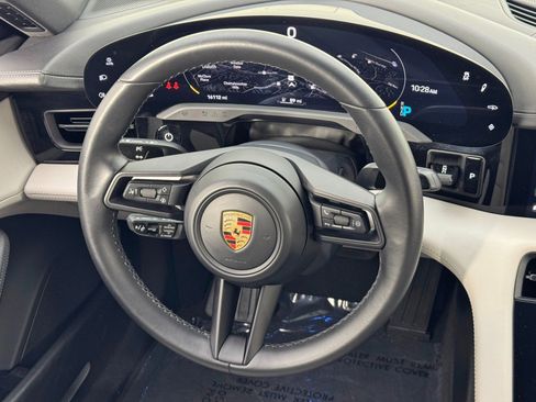 Used 2023 Porsche Taycan 4S w/ Premium Package image 21