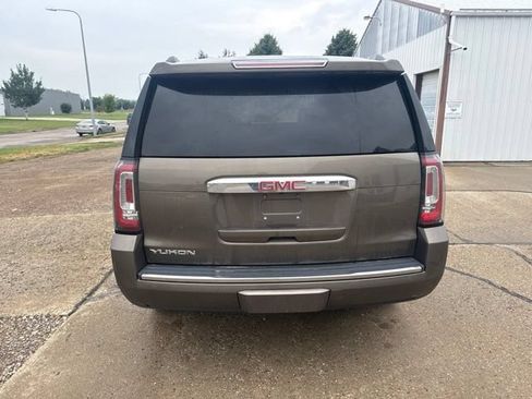 Used 2016 GMC Yukon Denali w/ Open Road Package AWD/4WD image 12
