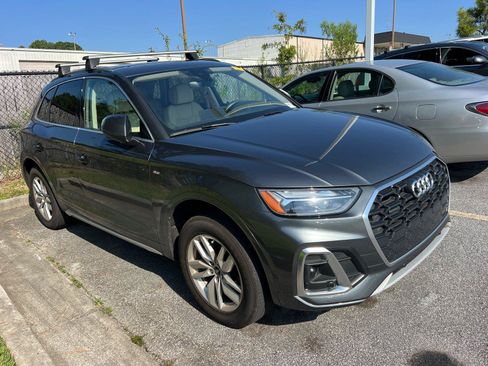 Certified 2024 Audi Q5 2.0T Premium w/ Convenience Package AWD/4WD image 3