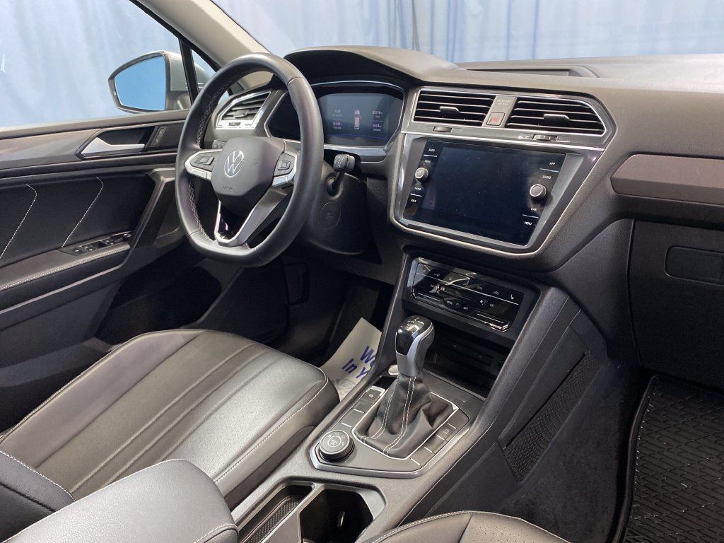 Used 2023 Volkswagen Tiguan SE AWD/4WD image 42