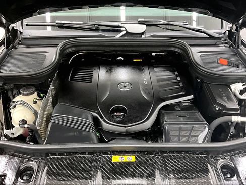 Certified 2025 Mercedes-Benz GLS 450 4MATIC image 31