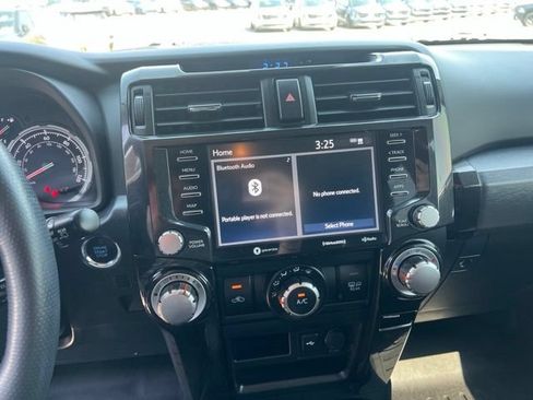 Used 2022 Toyota 4Runner TRD Off-Road AWD/4WD image 9