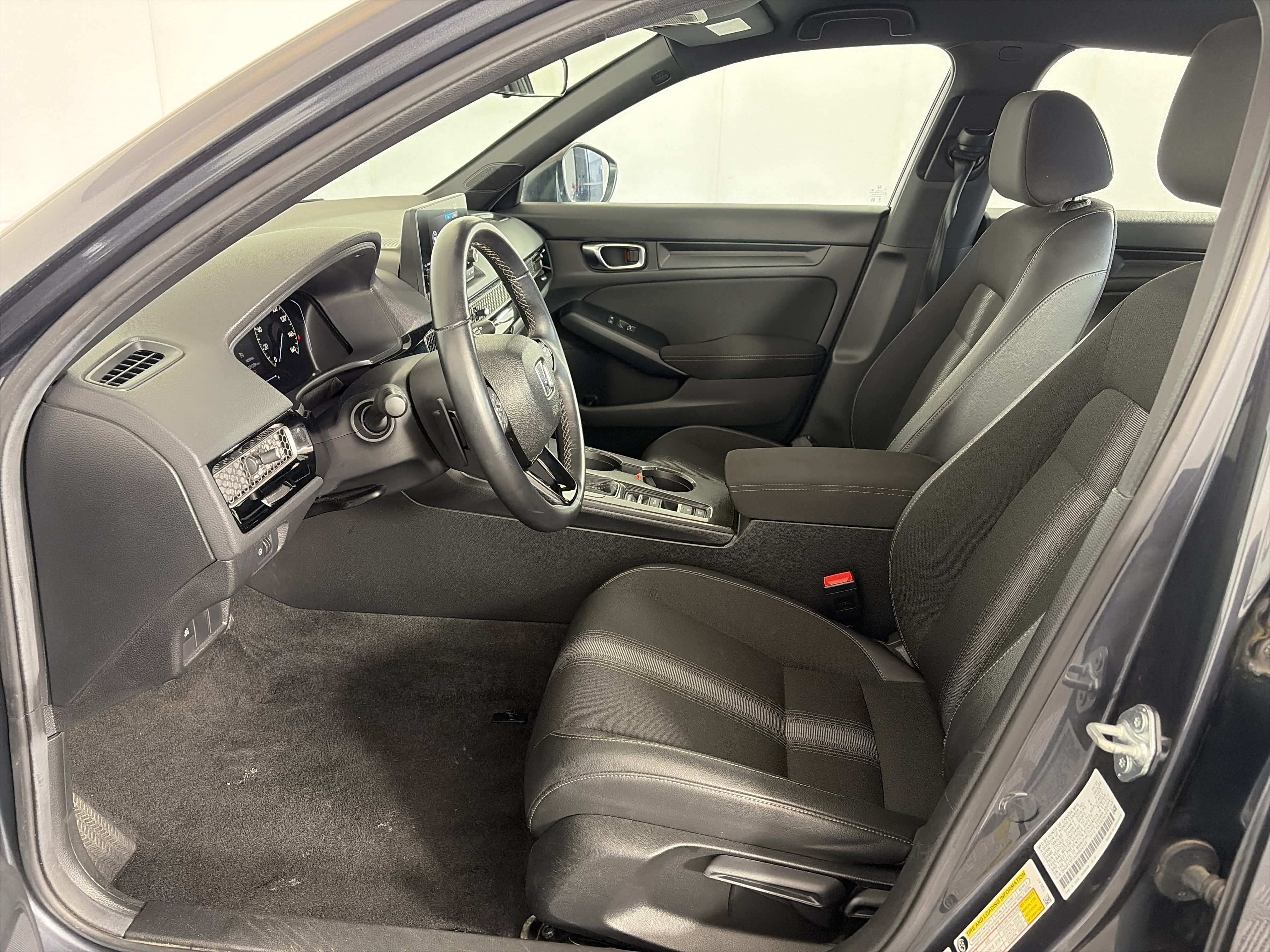 Used 2025 Honda Civic Sport image 6