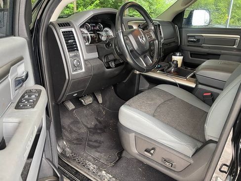 Used 2013 RAM 2500 SLT w/ Luxury Group AWD/4WD image 5