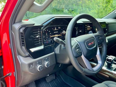 New 2026 GMC Sierra 1500 Elevation w/ LPO, Elevation Black Package image 12