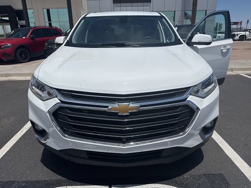 Used 2020 Chevrolet Traverse LT w/ LT Premium Package FWD image 2