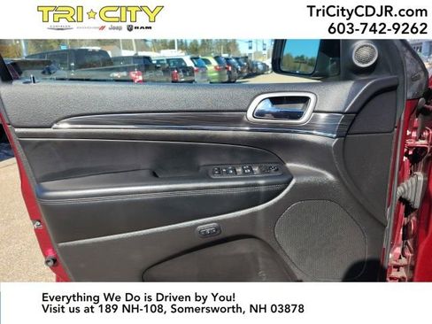 Used 2019 Jeep Grand Cherokee Limited w/ Luxury Group II image 17