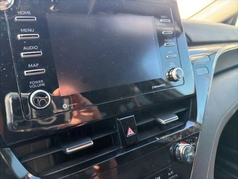 Used 2022 Toyota Camry SE FWD image 17