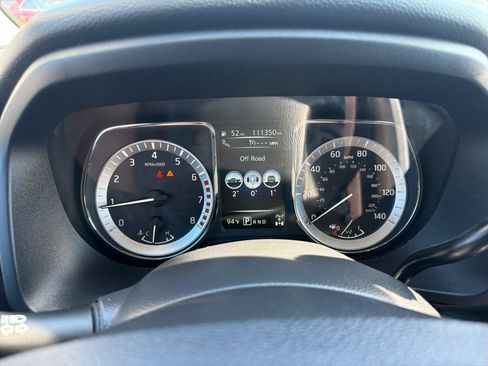 Used 2017 Nissan Titan SV AWD/4WD image 14