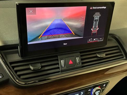 Used 2023 Audi Q5 Premium w/ Convenience Package AWD/4WD image 4