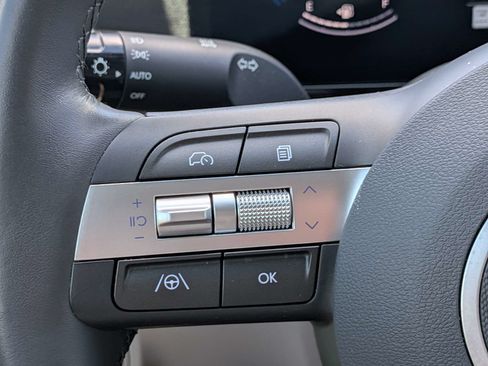 Used 2025 Hyundai Kona SEL FWD image 23